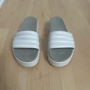 White and Gray Platform Slide Sandals with Textured Strap